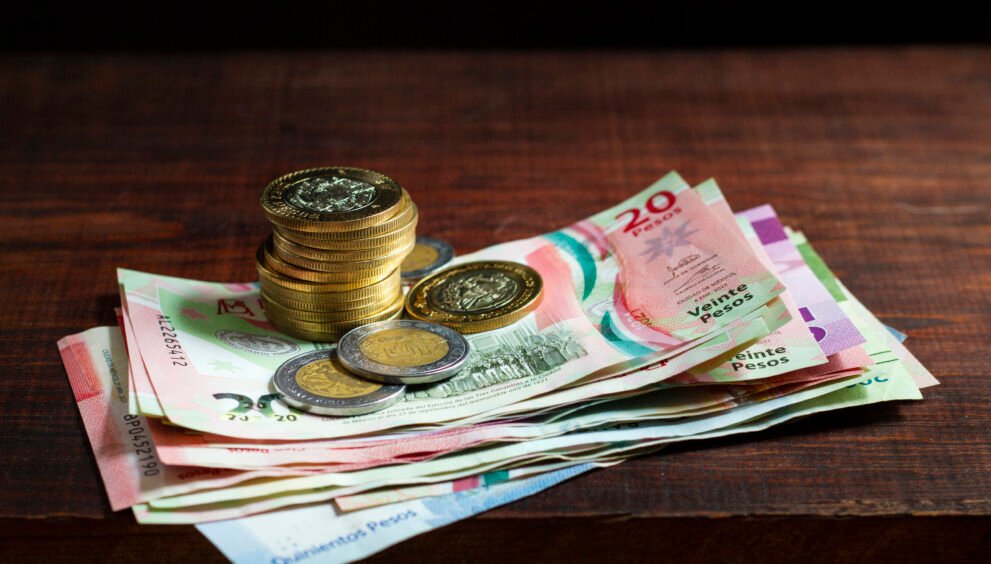 GBP/JPY Climbs as BoE Policy Decision Looms Large 90 high angle banknotes coins arrangement