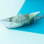 EUR/USD Struggles Amid French Political Turmoil